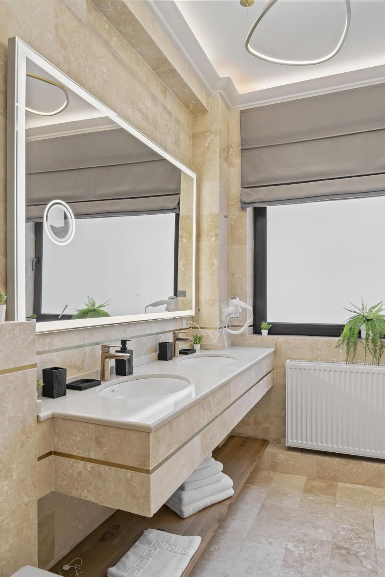 Central Two Rooms Apartment The Paradise Of Lights 부쿠레슈티 외부 사진